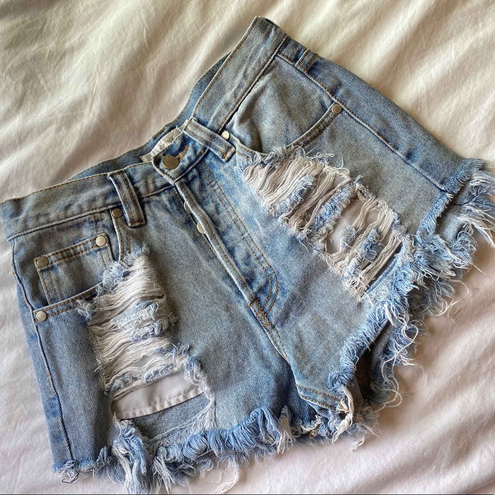 Light Denim Shorts | MINKPINK